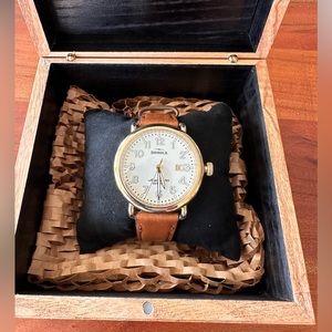 Shinola Runwell 41 mm gold case bourbon leather